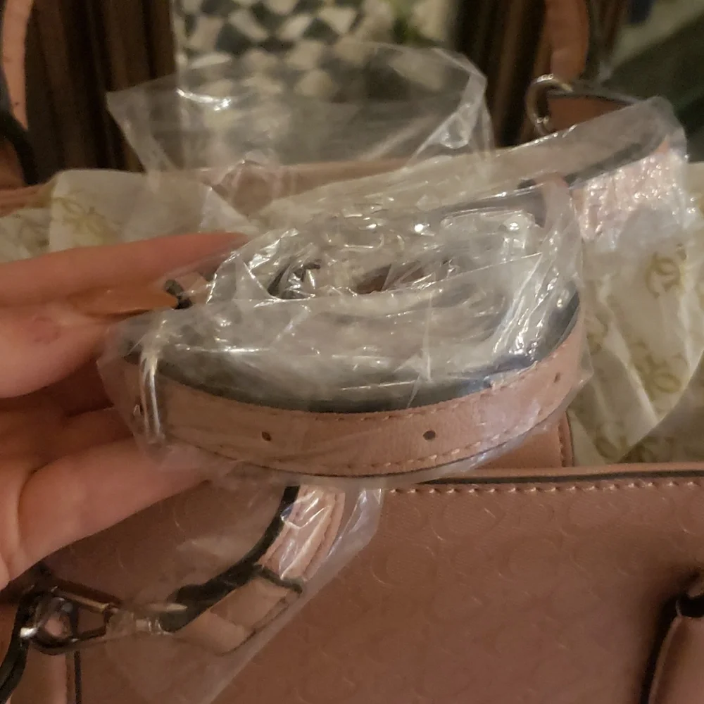 Brand new guess handbag - Picture 6 of 7